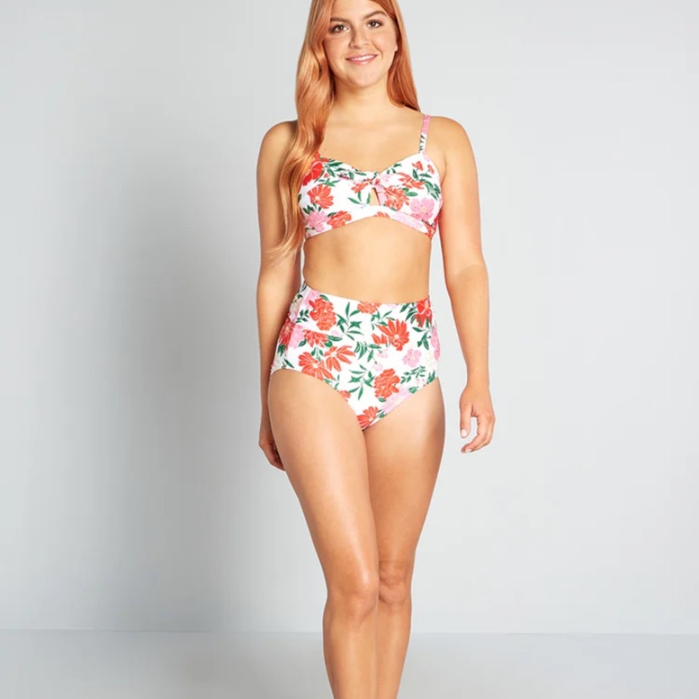 ModCloth Vintage inspired NWOT 2X tie back bikini bottom